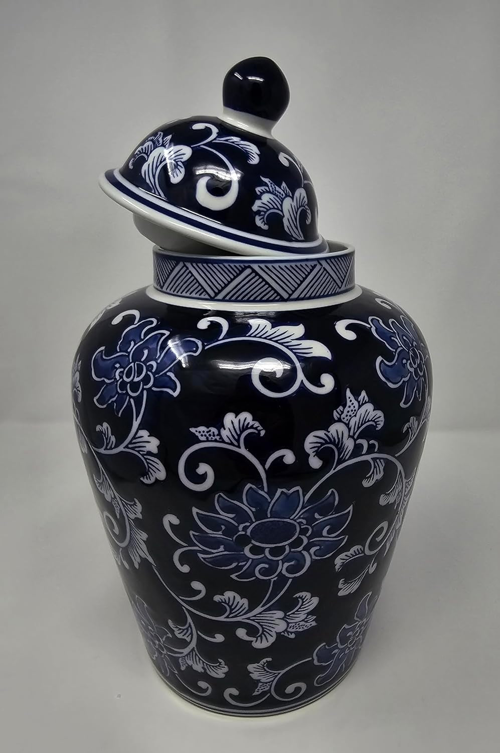 12.5 in Blue and White Porcelain Floral Temple Ginger Jar Vase, China Qing Style (Blue Dark), Medium, Classic